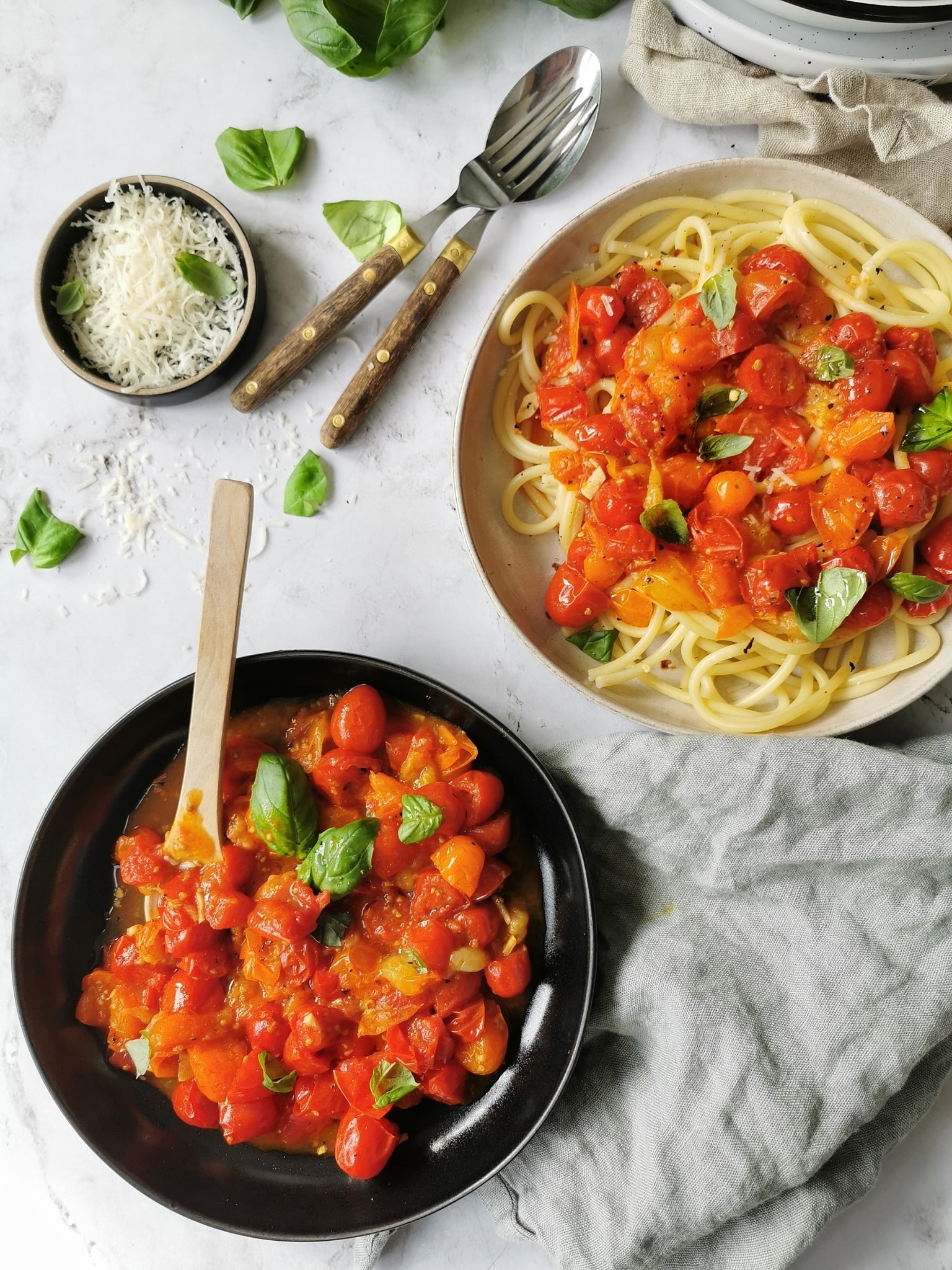 Vegetarische Pasta Met Zelfgemaakte Rode Saus