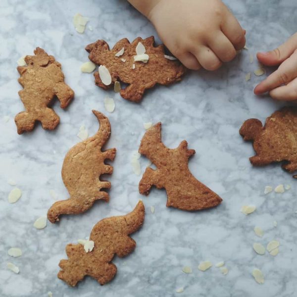 Speculaas koekjes met uitsteekvormpjes