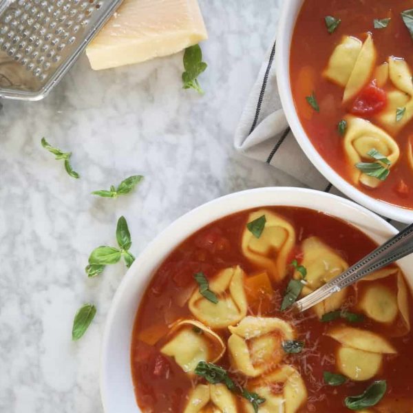 Soep met tortellini pasta