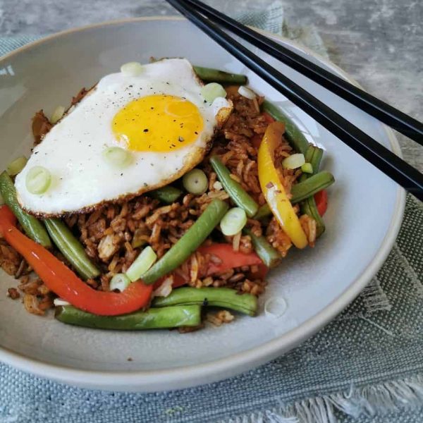 Vegetarische nasi zonder pakjes en zakjes