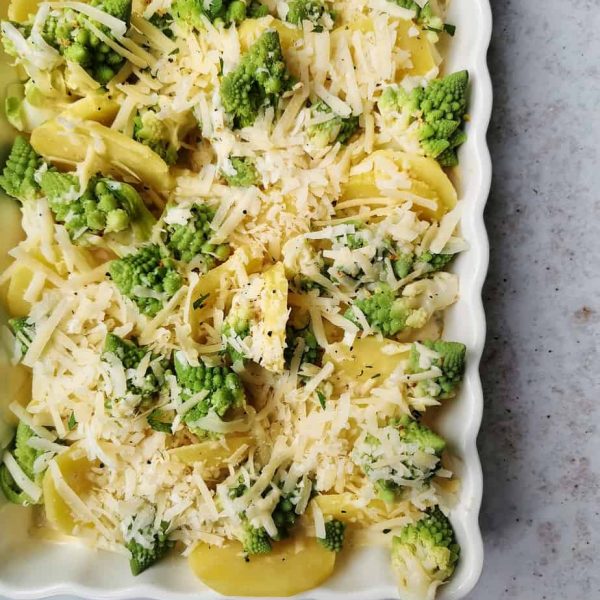 Vegetarische ovenschotel aardappel bloemkool broccoli