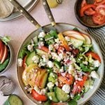 groene salade met tomaat en appel