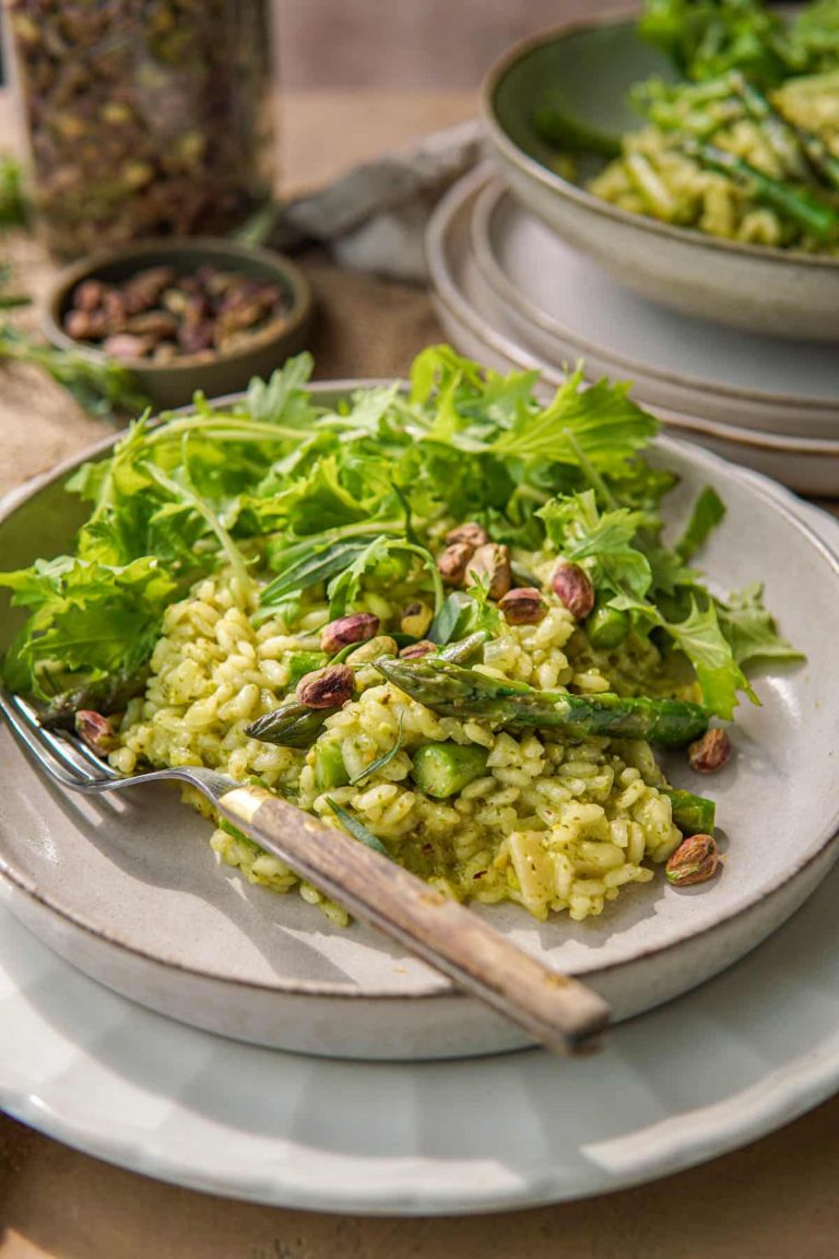 Recept voor vegan risotto met raapsteeltjes en groene asperge