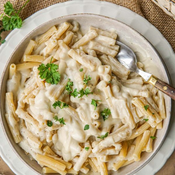 Recept voor vegan pasta alfredo met bloemkool