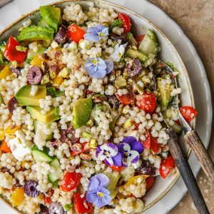 Recept voor vegan salade met parelcouscous
