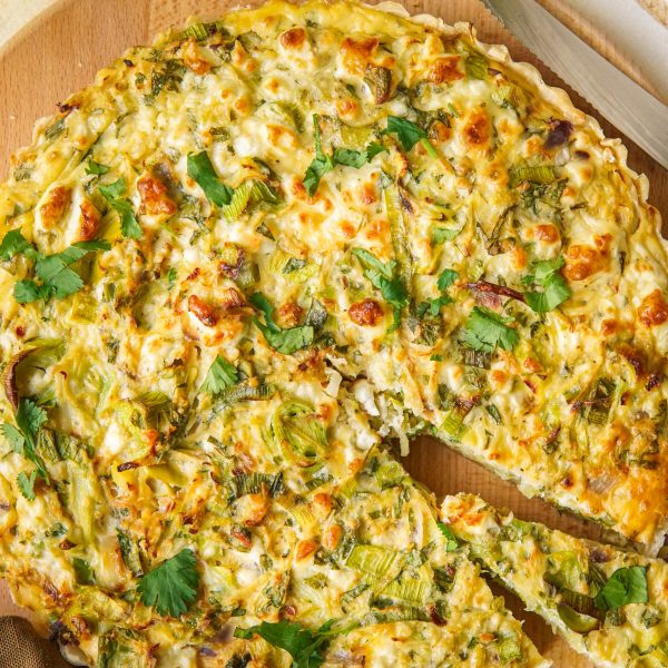 Vegetarische quiche met broccoli en prei